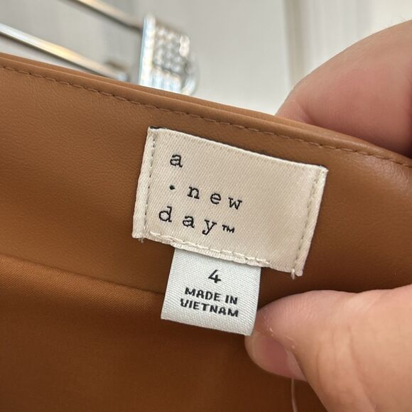 NWT A New Day Women’s Faux Leather Mini Skirt Brown Tan Size 4 High Rise - Picture 3 of 16